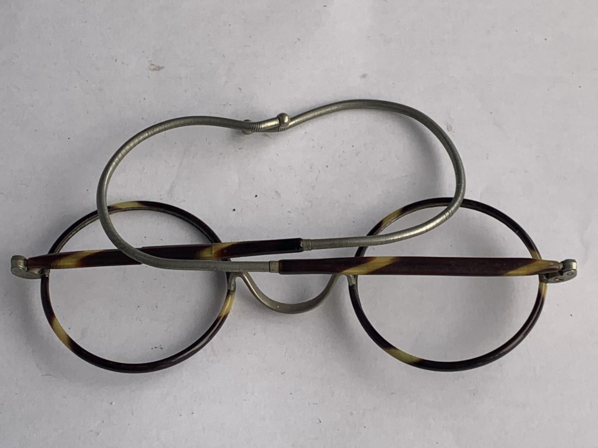 A VINTAGE PAIR OF TORTOISE SHELL SPECTACLES - Image 2 of 2
