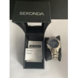 A BOXED SEKONDA CHRONOGRAPH WRISTWATCH