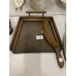 A VINTAGE WOODEN CRUMB TRAY AND BRUSH