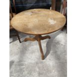 A VICTORIAN OAK TILT TOP SIDE TABLE