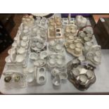 A COLLECTION OF CERAMIC EGG CUPS AND HOLDERS (SEVERAL A/F)