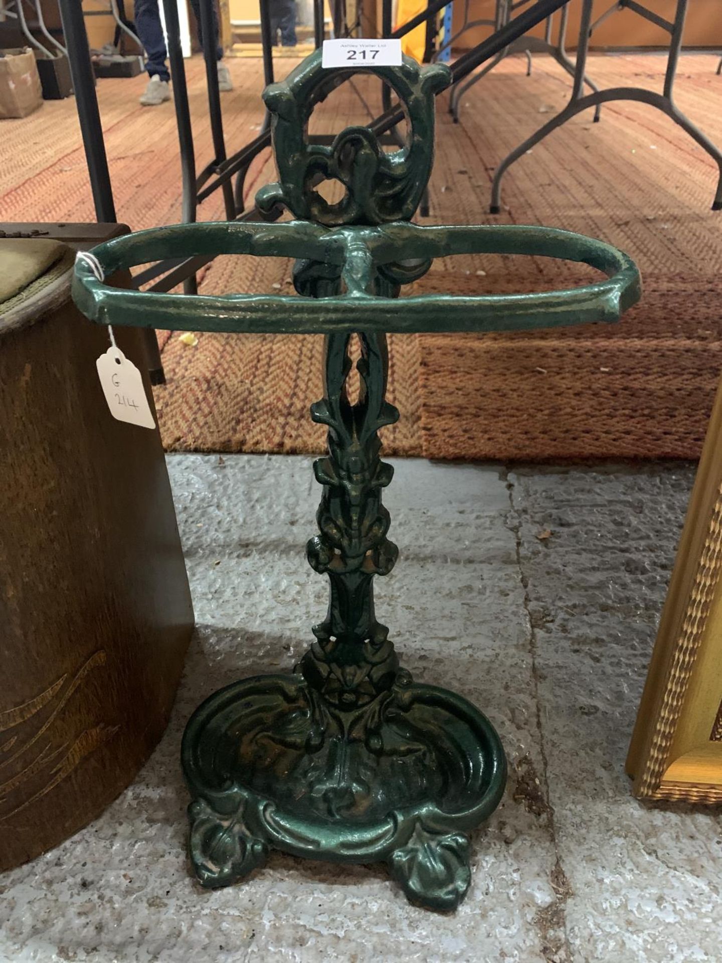 A GREEN CAST IRON WALKING STICK AND UMBRELLA STAND - Image 3 of 6