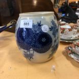 A DOULTON BLUE AND WHITE DECORATIVE JAR