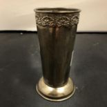 AN EMBOSSED SILVER BUD VASE, 68G