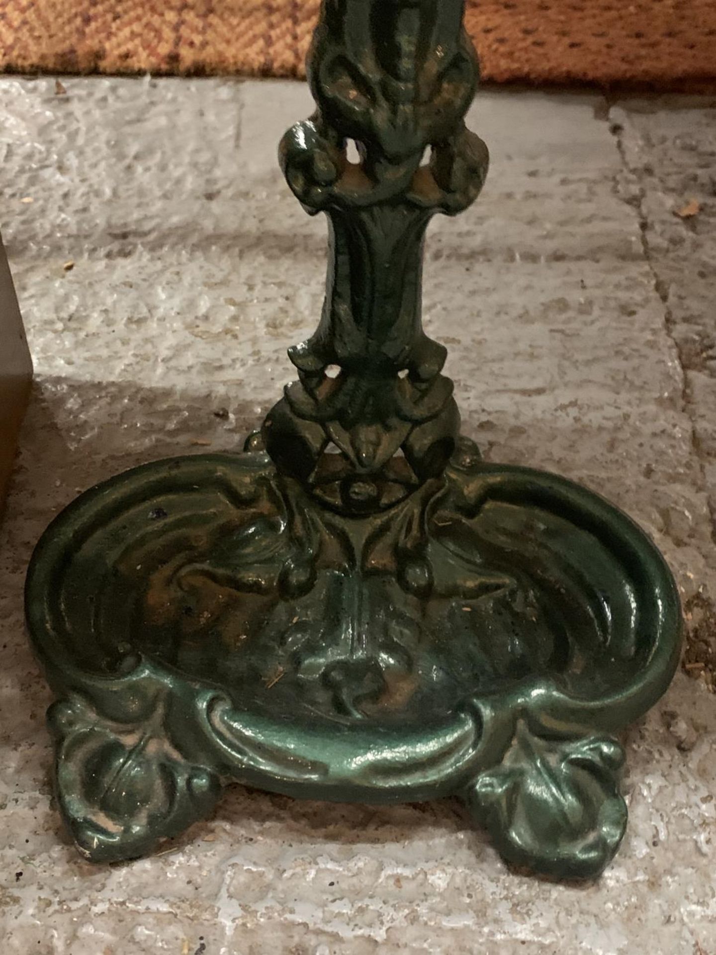 A GREEN CAST IRON WALKING STICK AND UMBRELLA STAND - Image 6 of 6