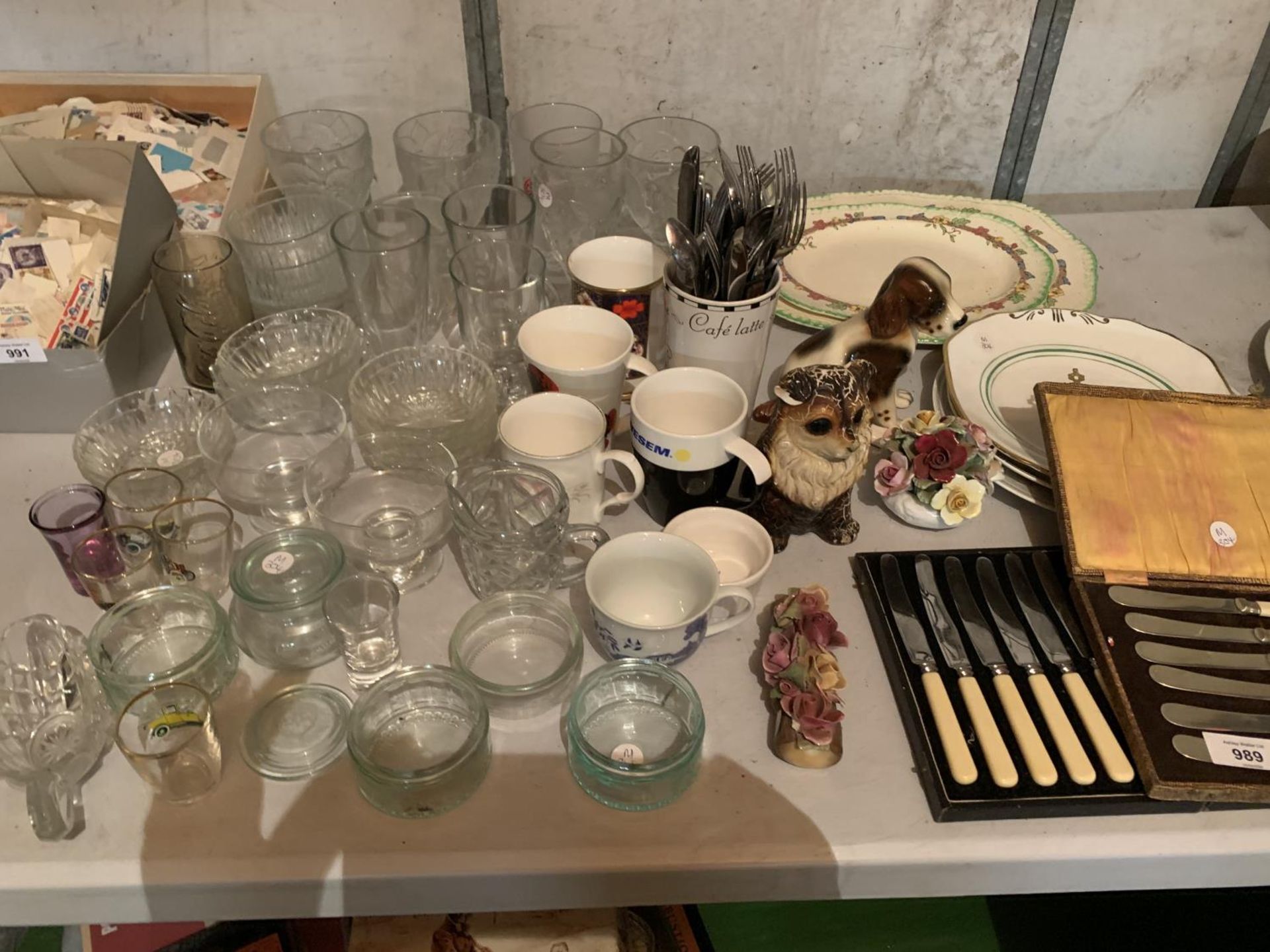 A LARGE ASSORTMENT OF GLASS, CHINA AND FLATWARE