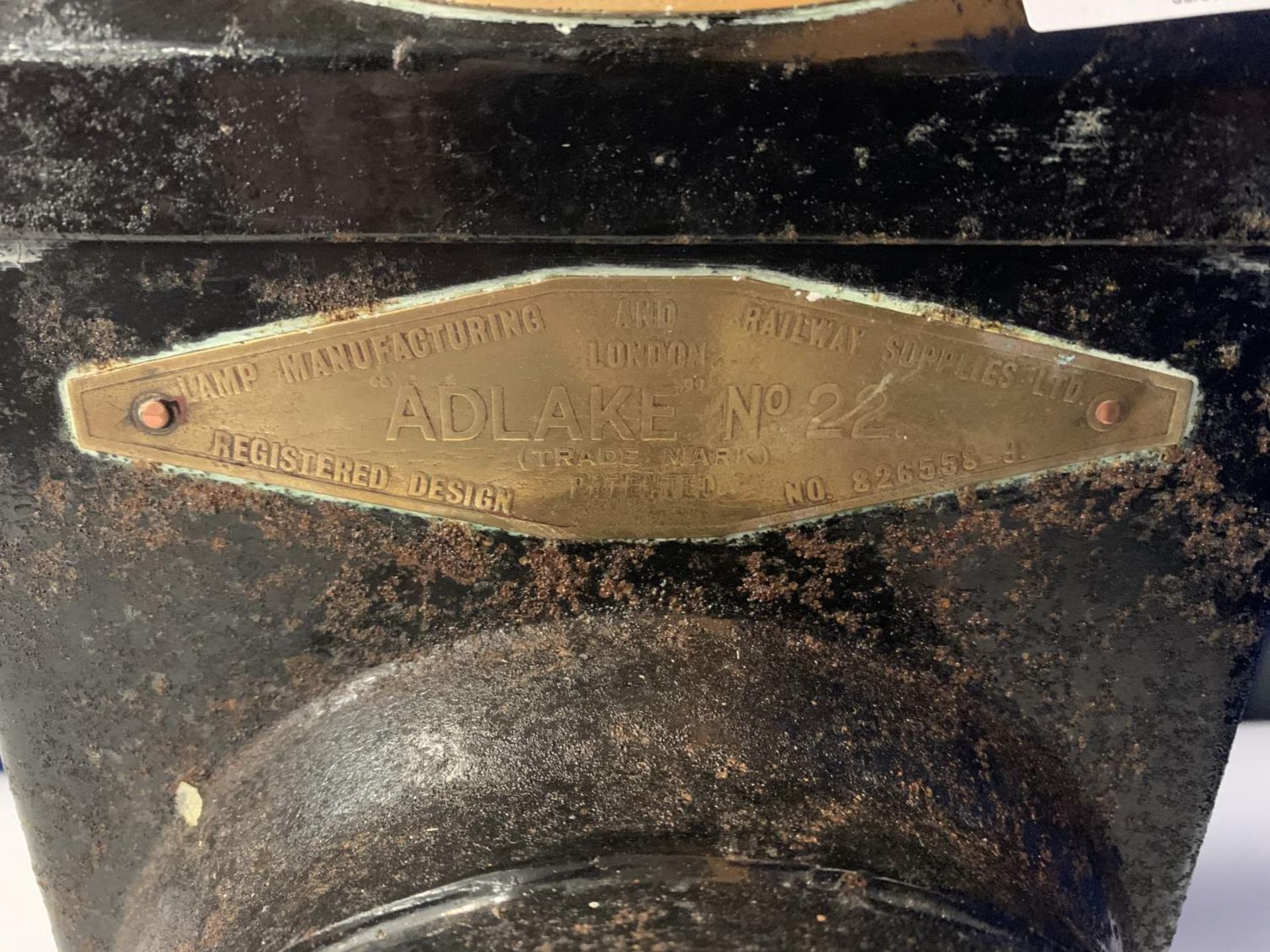 A VINTAGE LMS LAMP ADLAKE NO 22 LAMP MANUFACTURING AND RAILWAY SUPPLIES LTD LONDON - Image 3 of 6