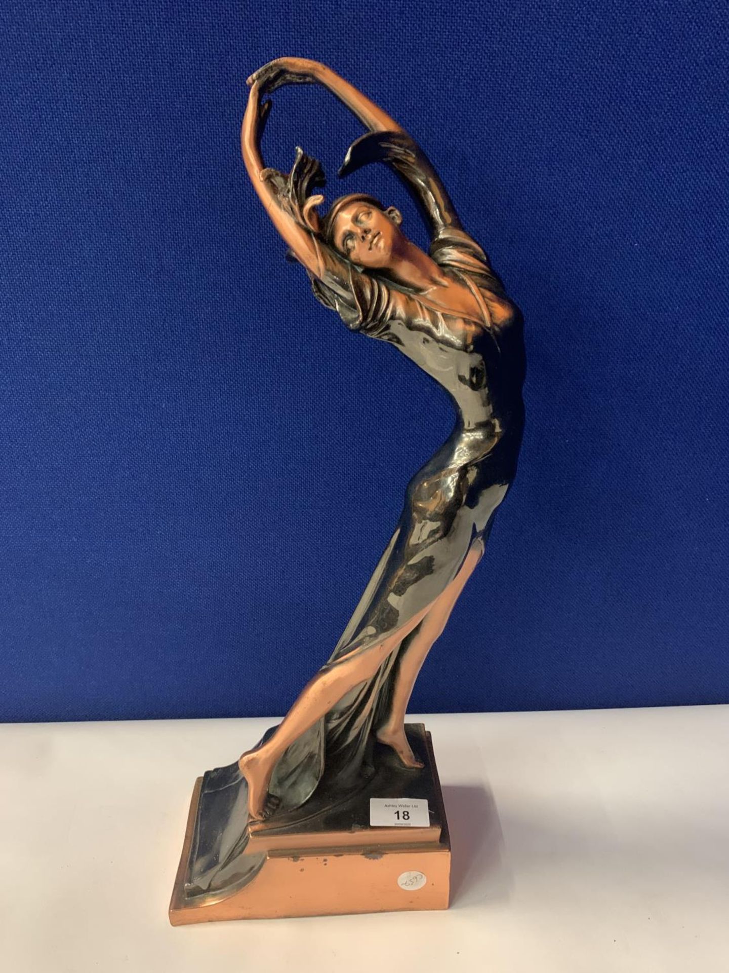 AN ART DECO STYLE RESIN DANCING LADY - Image 3 of 12