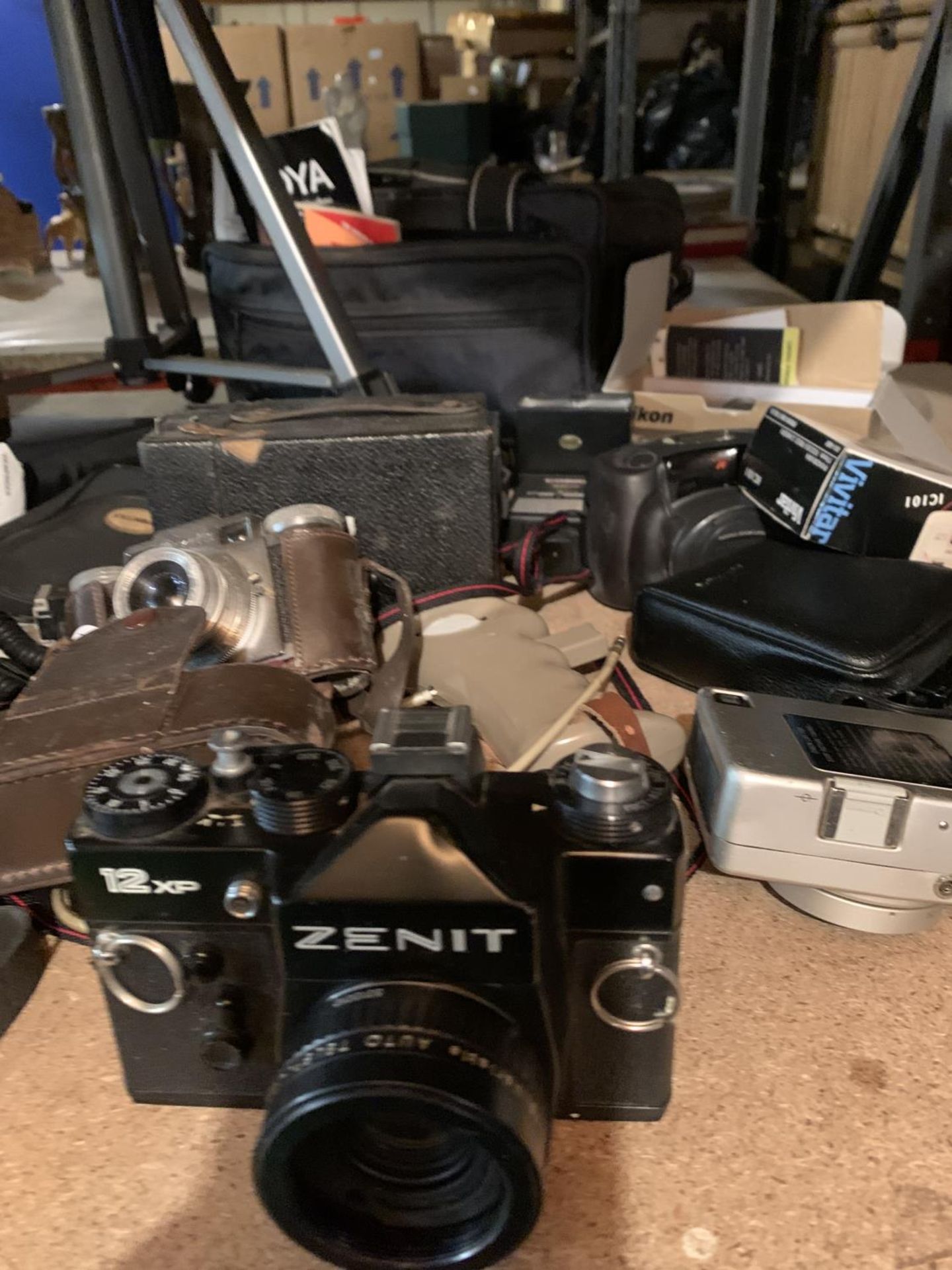 A QUANTITY OF CAMERAS TO INCLUDE ZENIT, VIVIT, PAXETTE, TWO PAIR OF BINOCULARS AND A TRIPOD - Image 3 of 4