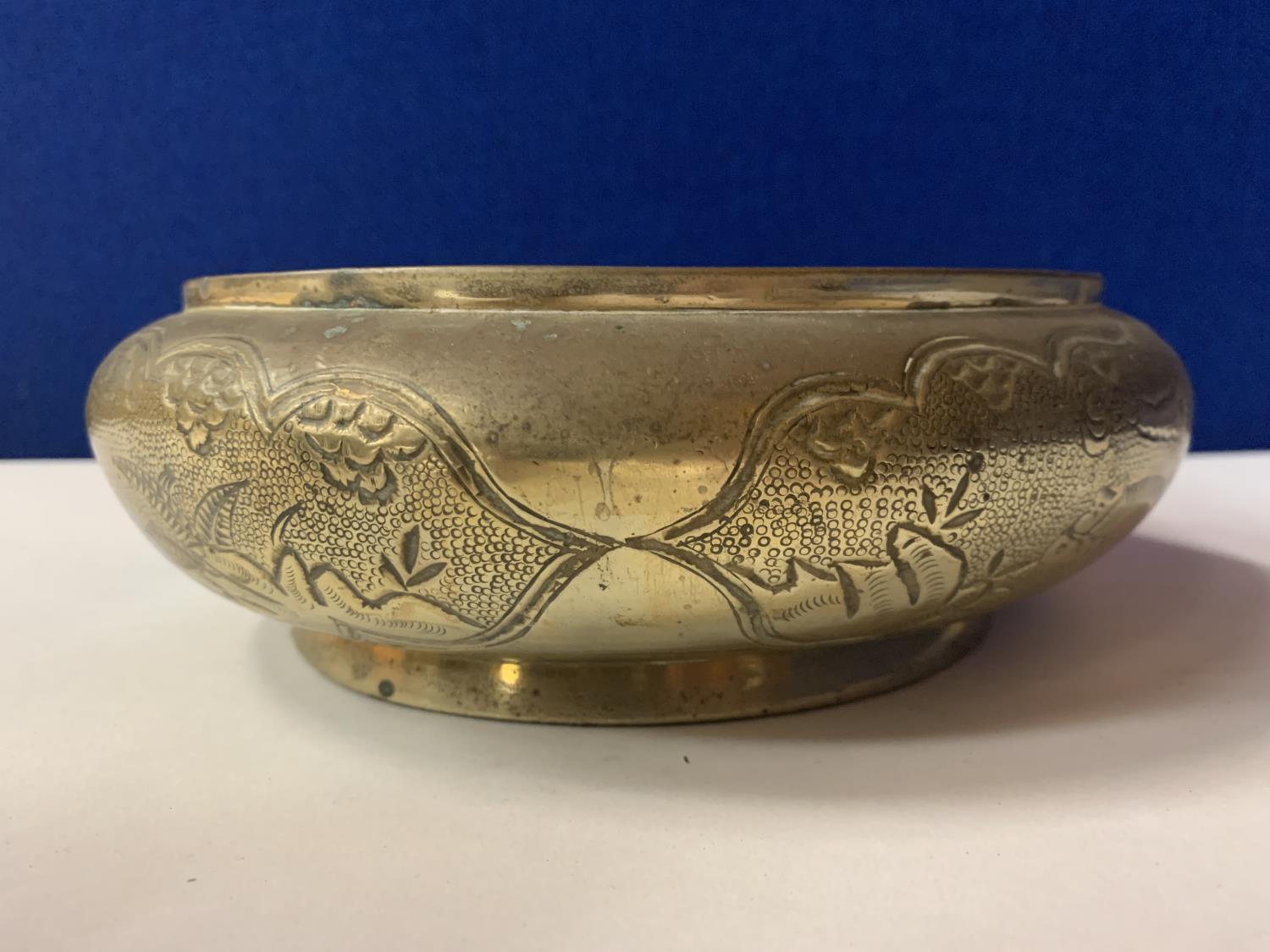 AN EARLY 20TH CENTURY CHINESE BRONZE DISH/SENSOR WITH SIX SYMBOL CHARACTER MARK TO UNDERSIDE, 14CM - Image 6 of 12