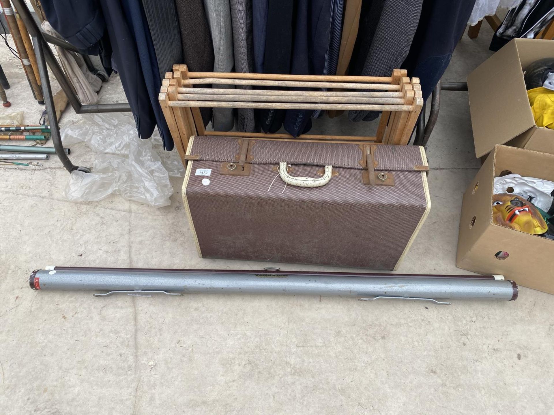 A VINTAGE SUITCASE, PROJECTOR SCREEN AND CLOTHES MAIDEN