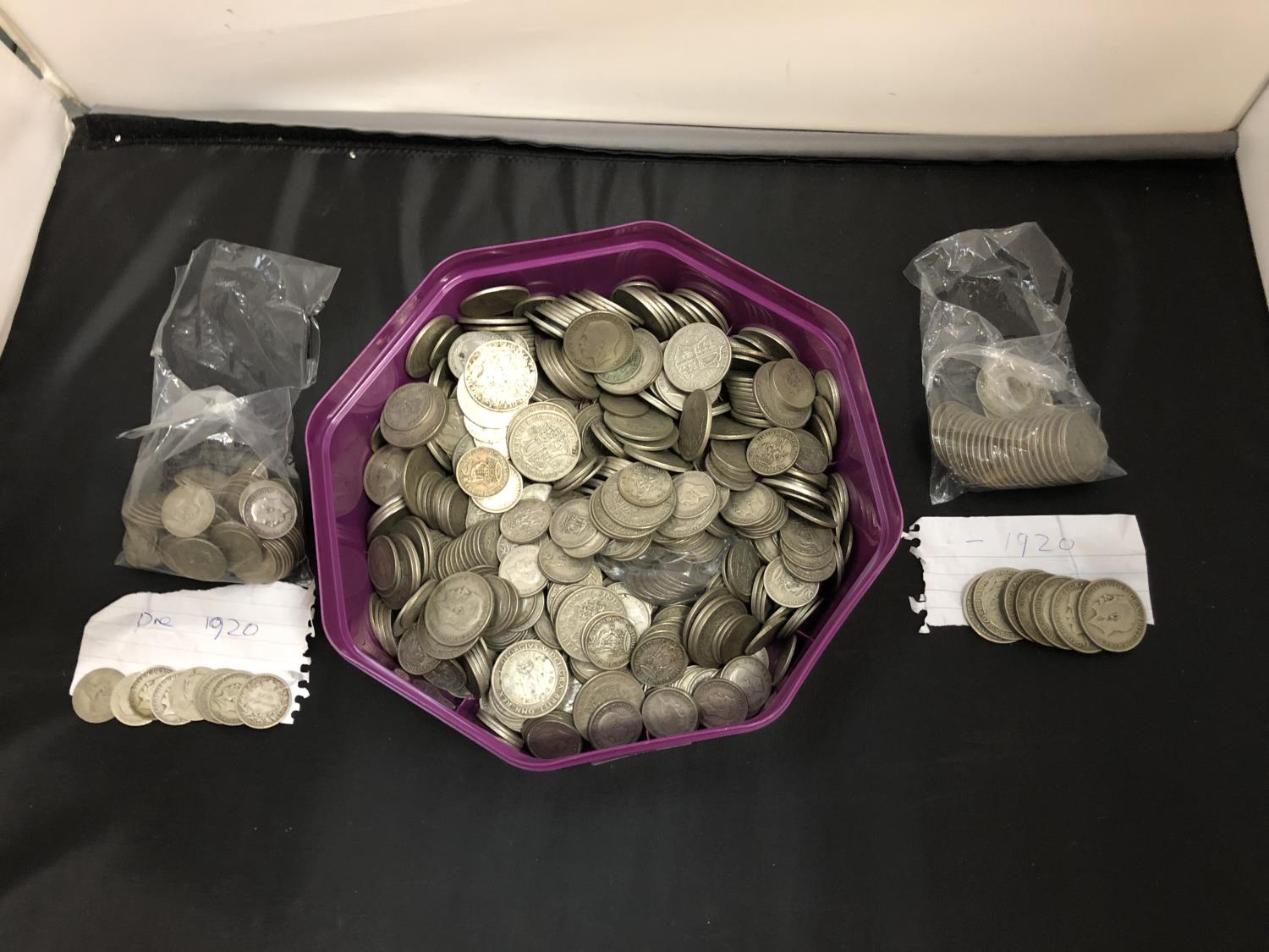 A LARGE COLLECTION OF PRE 1918 SILVER COINAGE, TOTAL SILVER WEIGHT APPROX 99 TROY OUNCES