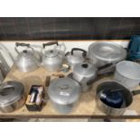 A QUANTITY OF VINTAGE KETTLES AND PANS
