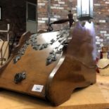 A VINTAGE WOODEN COAL BOX AND SHOVEL