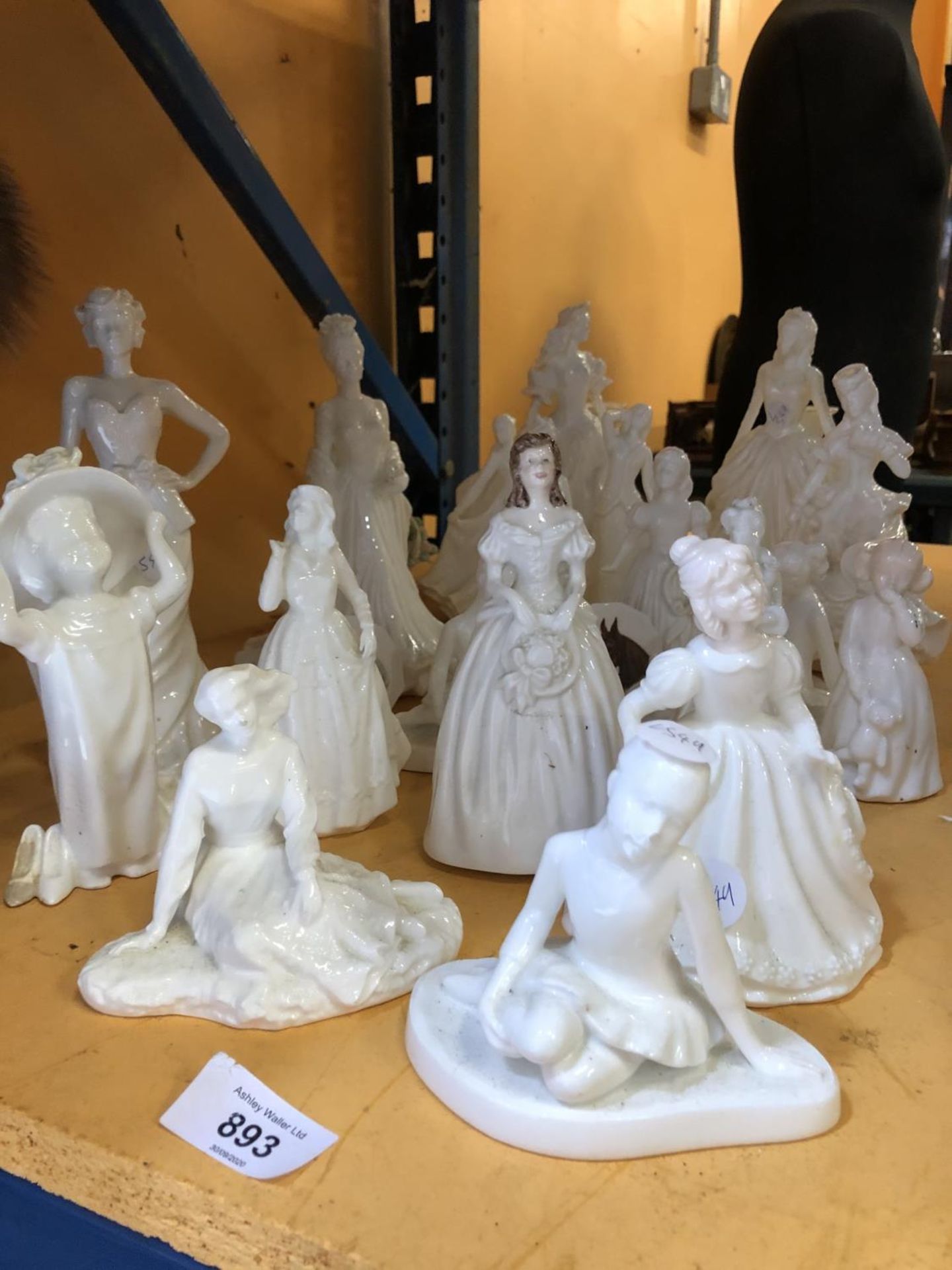 A LARGE COLLECTION OF PURE WHITE CHINA FIGURINES - Image 2 of 2