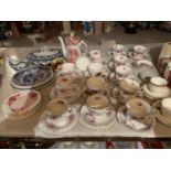 A COLLECTION OF CERAMICS TO INCLUDE ROYAL ALBERT LAVENDER ROSE, ROYAL STANDARD RAMBLING ROSE