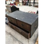 A THREE DRAWER VINTAGE WOODEN CHEST, WIDTH 91CM, DEPTH 50CM, HEIGHT 46CM