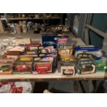 A LARGE COLLECTION OF BOXED COLLECTABLE CARS TO INCLUDE MATCHBOX, CORGI AND EDDIE STOBART ETC