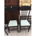 A PAIR OF EARLY 20TH CENTURY AMERICAN STYLE SPINDLE BACK DINING CHAIRS