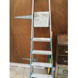 A FOUR RUNG ALUMINIUM BELDRAY SET OF STEP LADDERS INCLUDING AN UMBRELLA