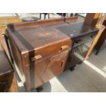 A MID 20TH CENTURY OAK SIDEBOARD, 47" WIDE