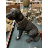 A LARGE BLACK LABRADOR STONE ORNAMENT FROM THE LEONARDO COLLECTION