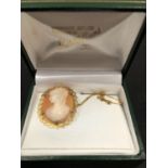 A 9CT GOLD CAMEO BROOCH
