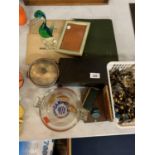 A GROUP OF COLLECTABLE TO INCLUDE A WOODEN BOX, BASKET OF COSTUME JEWELLERY ETC