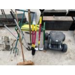 A QUANTITY OF GARDEN TOOLS TO INCLUDE TURF CUTTER, BRUSH, HOE, SEAT ETC.