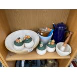 VARIOUS CERAMICS TO INCLUDE A MASON CASH MIXING BOWL, MORTAR AND PESTLE, STORAGE JARS ETC.