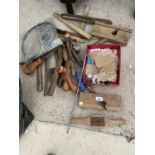 A QUANTITY OF TOOLS TO INCLUDE WOOD PLANES, HAMMERS, ELECTRIC LEADS ETC.