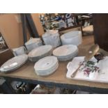AN ASSORTMENT OF CHINA TO INCLUDE A VILLEROY & BOSCH SQUARE PLATTER AND SOME SILVERPLATE
