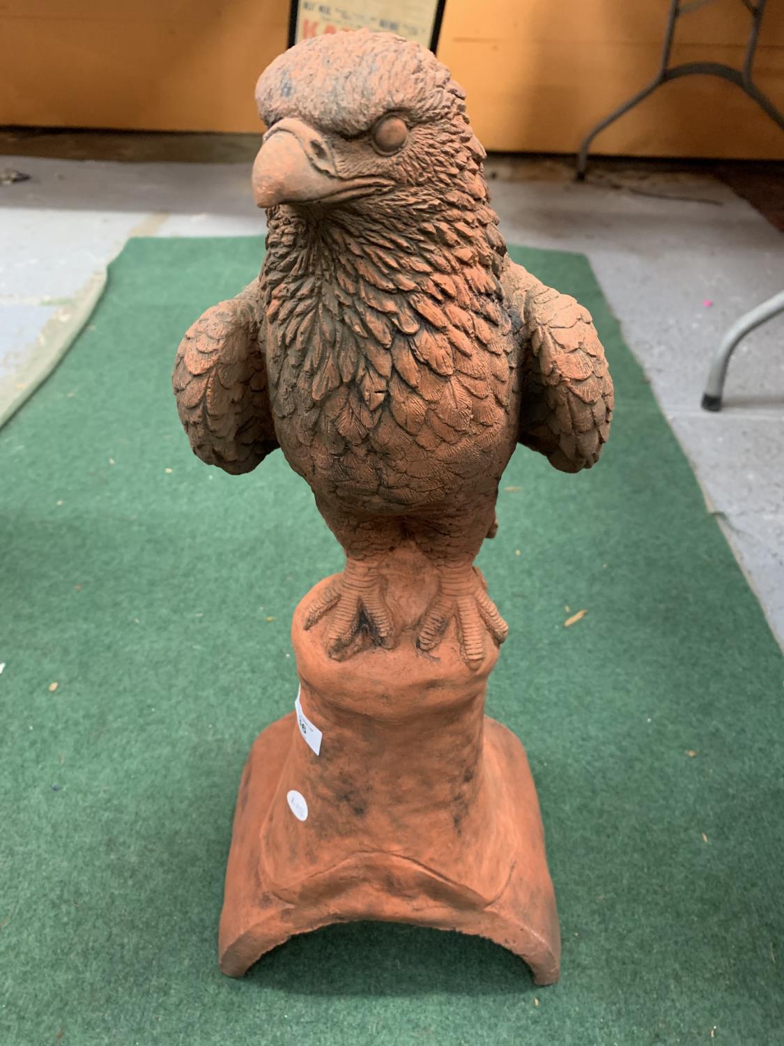 A TERRACOTTA BIRD OF PREY ROOF FINIAL - Image 2 of 3