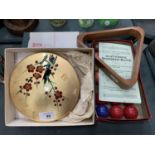 TWO ORIENTAL CALIGRAPHY SETS AND A BOX OF SMALL SNOOKER BALLS