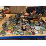 A VAST ASSORTMENT OF VINTAGE COLLECTABLE TINS TO INCLUDE BRASSO, CARDINAL AND KIWI BRANDS