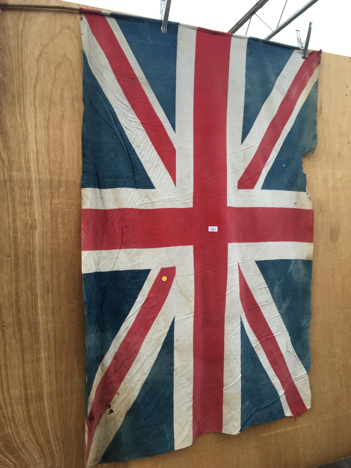 A LARGE VINTAGE CLOTH UNION JACK FLAG 170CM X 110CM