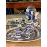 A SELECTION OF BLUE AND WHITE ORIENTAL STYLE CERAMICS