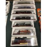 AN ASSORTMENT OF SCALE TRAIN MODELS ON PLINTHS TO INCLUDE A BRITANNIA CLASS