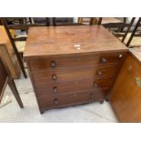 A 19TH CENTURY MAHOGANY CHEST COMMODE WITH FOUR SHAM DRAWERS AND ORIGINAL PEWTER CHAMBER POT