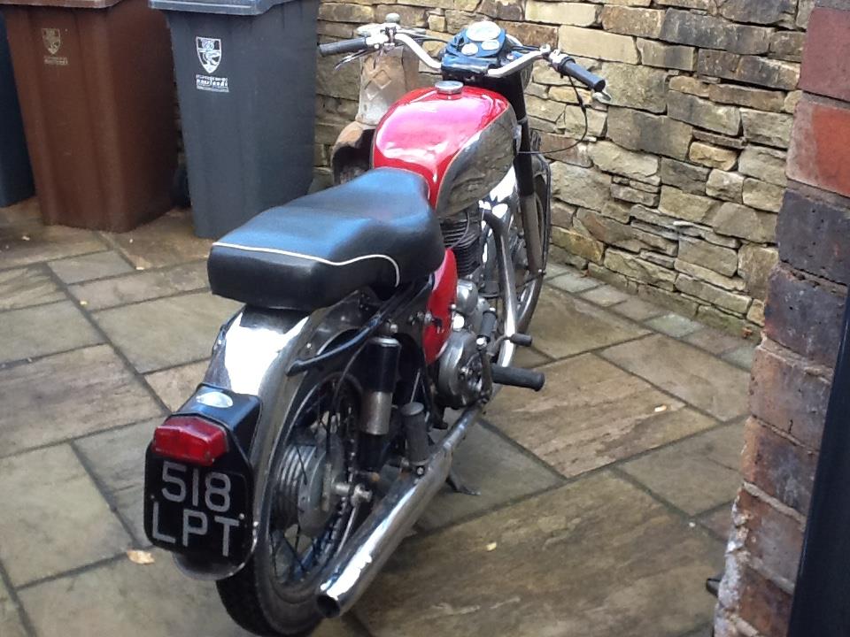 A 1962 ROYAL ENFIELD 350 CC BULLET . THE BIKE WAS MANUFACTURED AT REDITCH, ENGLAND AND SOLD BY - Image 4 of 25