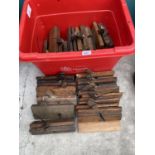 A LARGE QUANTITY OF VARIOUS VINTAGE WOOD PLANES