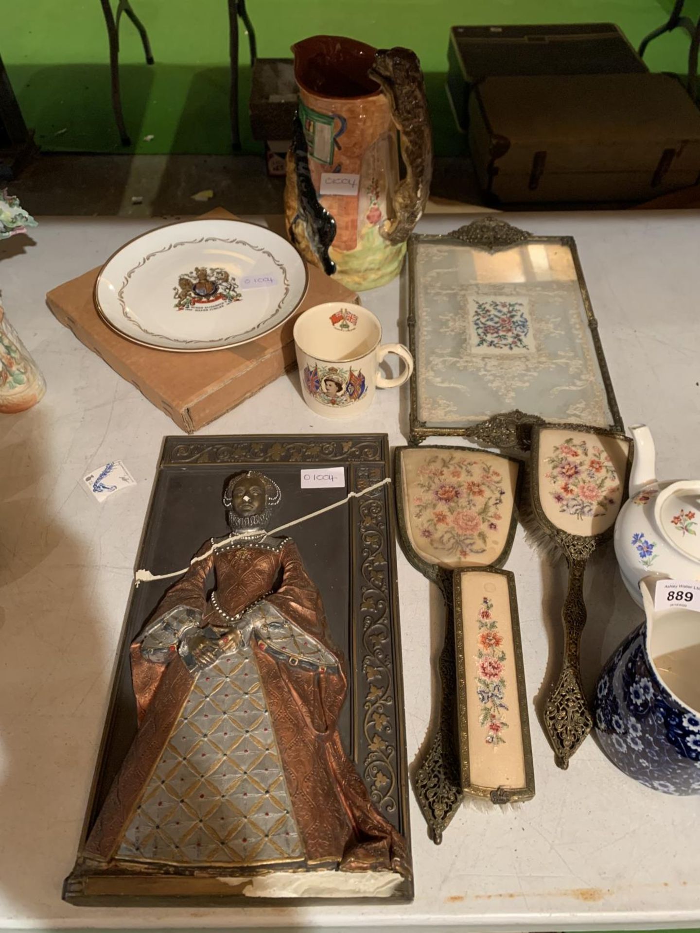 A DRESSING TABLE SET, BURLEIGHWARE JUG, A BLUE AND WHITE JUG ETC