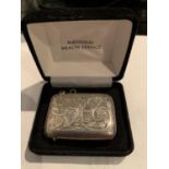 A HALLMARKED BIRMINGHAM SILVER VESTA CASE