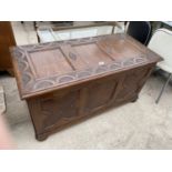 AN EARLY 20TH CENTURY OAK PANELLED BLANKET CHEST, 41" WIDE