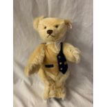 A STEIFF PRINCE WILLIAM H.R.H LIMITED EDITION /1500 BEAR (DAMAGE TO WAISTCOAT)
