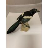 A BESWICK MAGPIE