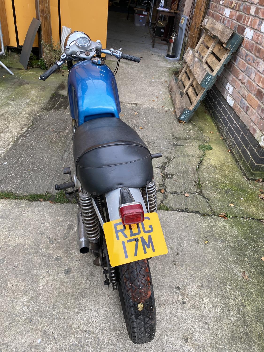 A ROYAL ENFIELD 700 CC TWIN CYLINDER MOTORCYCLE, REGISTERED IN 1974 - Image 4 of 14