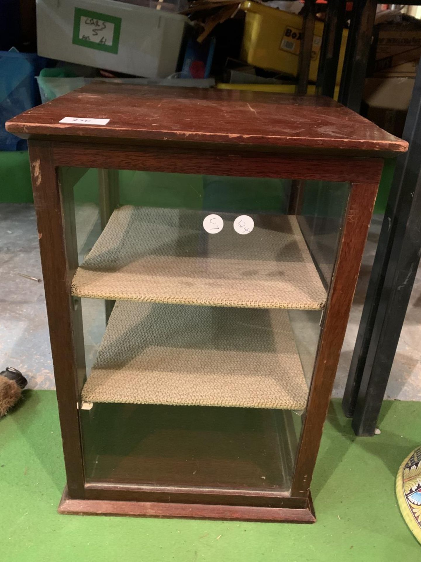 A VINTAGE WOODEN COUNTER TOP SHELVING DISPLAY CUPBOARD - Image 2 of 2