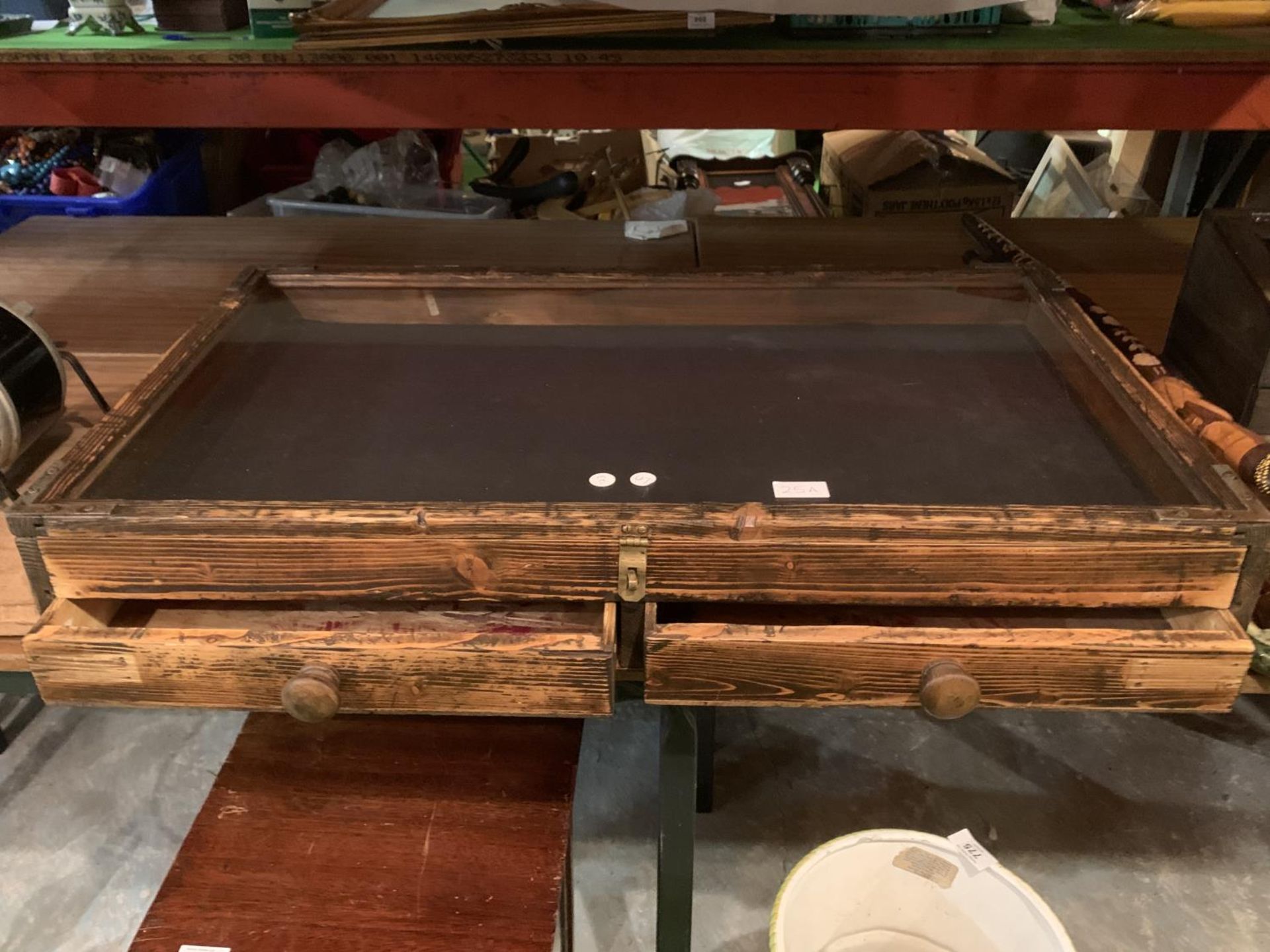 A COUNTER TOP DISPLAY CABINET WITHN GLASS TOP AND TWO DRAWERS - Image 3 of 3