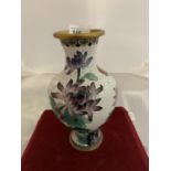 A CLOISONNE VASE WITH CRYSANTHEMUM DECORATION